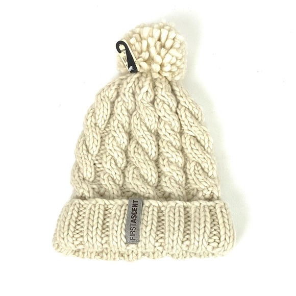 Eddie Bauer Accessories - NWT Eddie Bauer cream Knit Beanie
